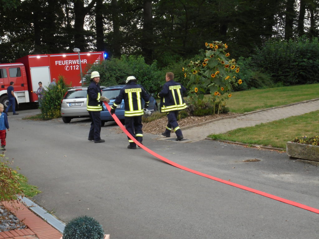 Übung Löschwasserförderung über Lange Wegstrecken – Feuerwehr Hüllhorst